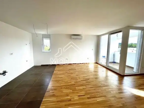 Trosoban stan 93 m² – Blok 5, Podgorica — fotografija 2