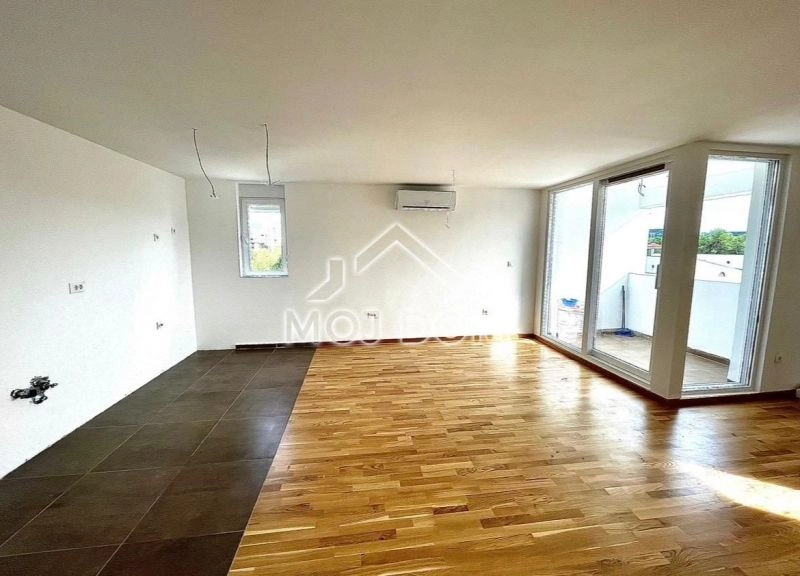 Trosoban-stan-u-Bloku-V-Podgorica-1 Trosoban stan 93 m² – Blok 5, Podgorica — fotografija 2