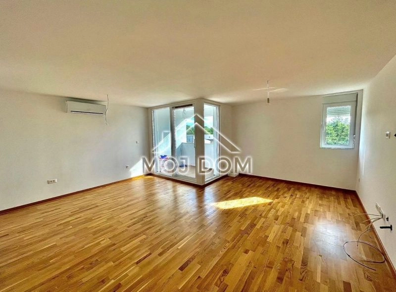 Trosoban-stan-u-Bloku-V-Podgorica-3 Trosoban stan 93 m² – Blok 5, Podgorica — fotografija 4