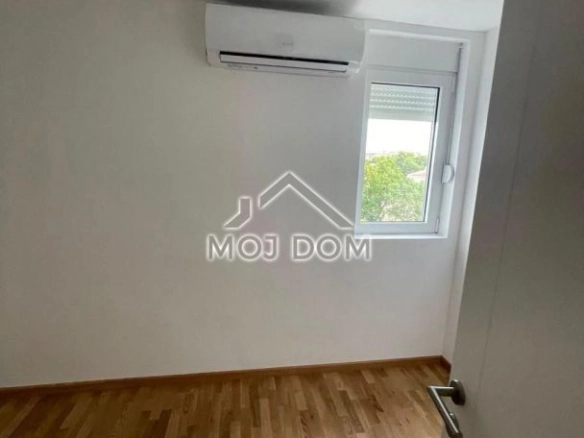Trosoban stan 93 m² – Blok 5, Podgorica — fotografija 6