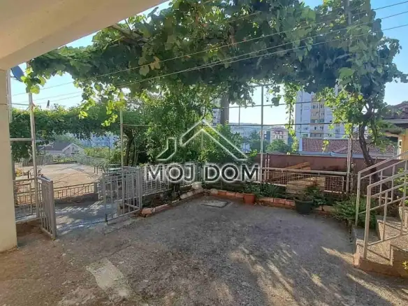 Prizemlje kuće u Momišićima, Podgorica — fotografija 12