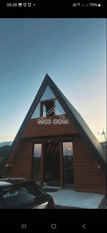 Kuća na placu od 206 m²