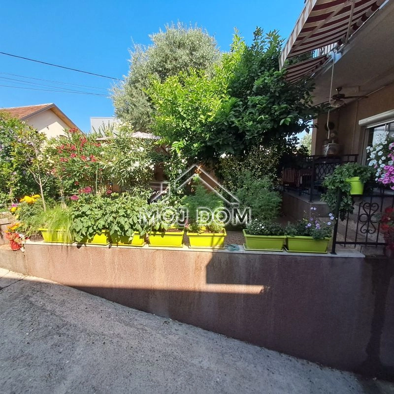 Porodicna-kuca-u-Donjoj-Gorici-Podgorica-1 Kuća 240 m² – Donja Gorica, Podgorica — fotografija 2