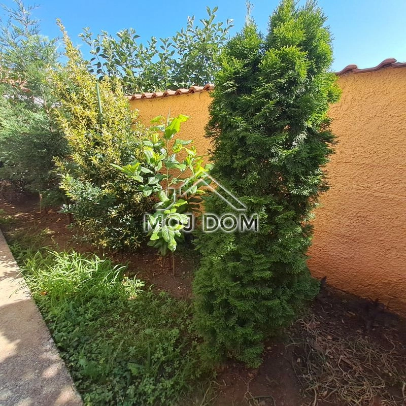 Porodicna-kuca-u-Donjoj-Gorici-Podgorica-3 Kuća 240 m² – Donja Gorica, Podgorica — fotografija 4