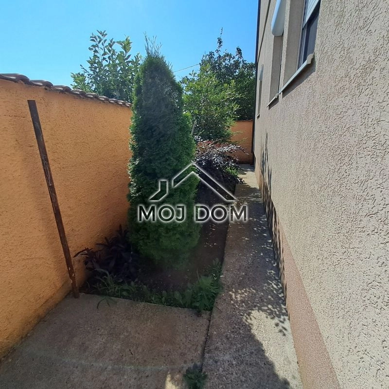 Porodicna-kuca-u-Donjoj-Gorici-Podgorica-4 Kuća 240 m² – Donja Gorica, Podgorica — fotografija 5