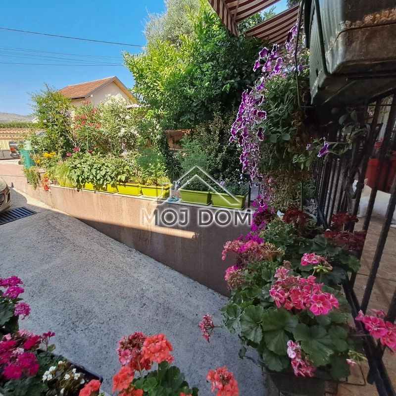 Porodicna-kuca-u-Donjoj-Gorici-Podgorica-5 Kuća 240 m² – Donja Gorica, Podgorica — fotografija 6