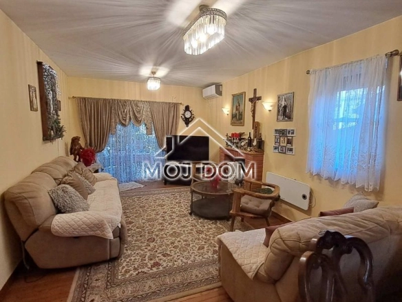 Kuća 240 m² – Donja Gorica, Podgorica — fotografija 13
