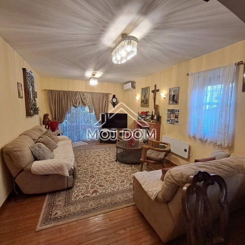 Porodicna-kuca-u-Donjoj-Gorici-Podgorica-12 Kuća 240 m² – Donja Gorica, Podgorica — fotografija 13