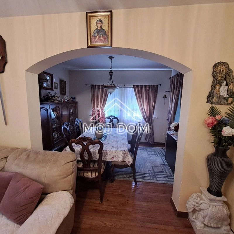 Porodicna-kuca-u-Donjoj-Gorici-Podgorica-14 Kuća 240 m² – Donja Gorica, Podgorica — fotografija 15