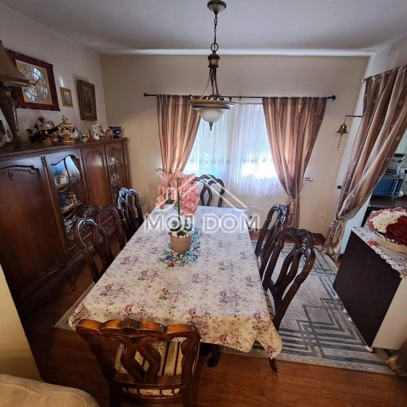 Porodicna-kuca-u-Donjoj-Gorici-Podgorica-15 Kuća 240 m² – Donja Gorica, Podgorica — fotografija 16