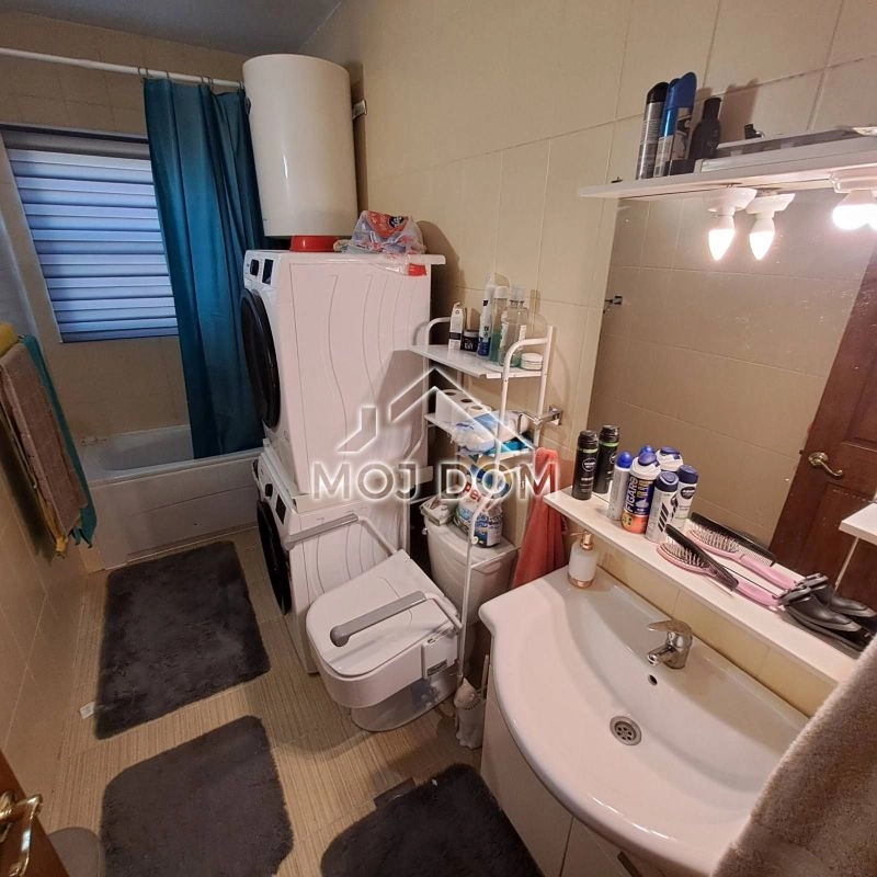 Porodicna-kuca-u-Donjoj-Gorici-Podgorica-17 Kuća 240 m² – Donja Gorica, Podgorica — fotografija 18
