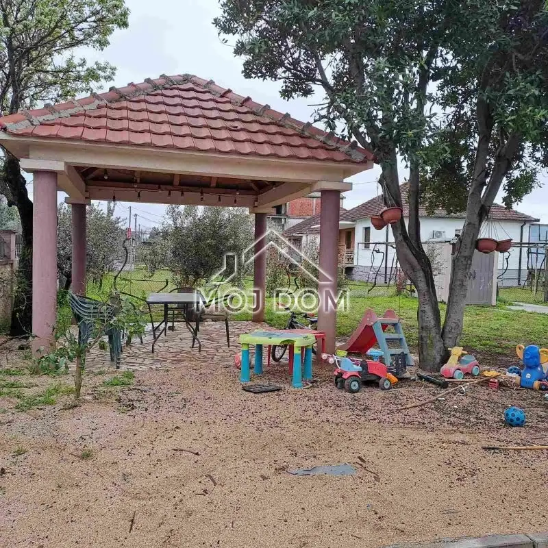 Dvojna-kuca-sa-dvoristem-u-Tolosima-Podgorica-3 Kuća 55 m² – Tološi, Podgorica — fotografija 4