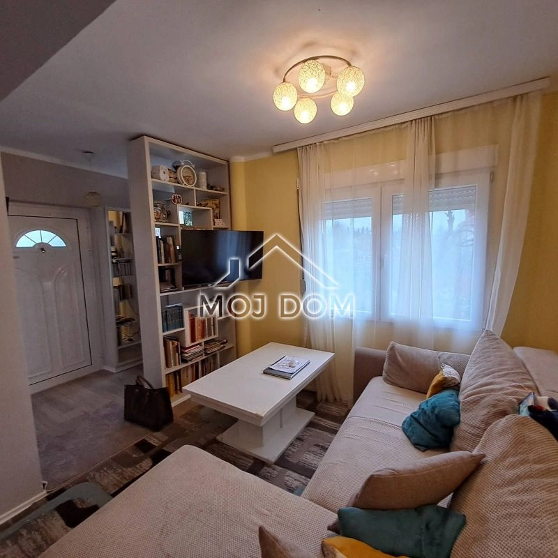 Dvojna-kuca-sa-dvoristem-u-Tolosima-Podgorica-6 Kuća 55 m² – Tološi, Podgorica — fotografija 7