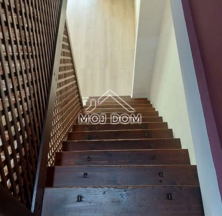 Kuća 100 m² – Stara Varoš, Podgorica — fotografija 10