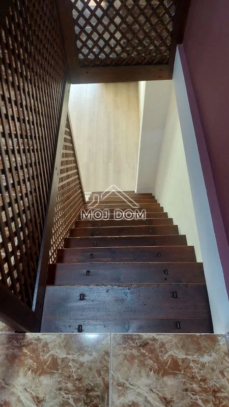 Renovirana-kuca-sa-dvoristem-u-Staroj-Varosi-Podgorica-9 Kuća 100 m² – Stara Varoš, Podgorica — fotografija 10