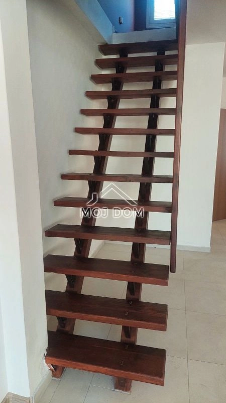 Renovirana-kuca-sa-dvoristem-u-Staroj-Varosi-Podgorica-10 Kuća 100 m² – Stara Varoš, Podgorica — fotografija 11