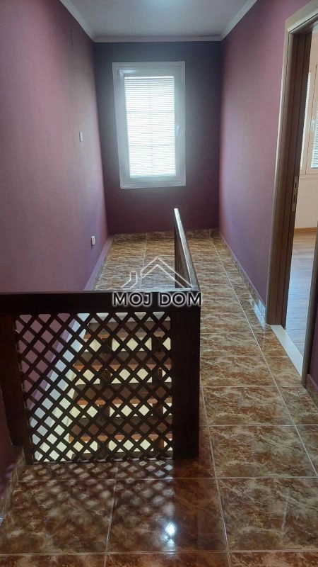 Renovirana-kuca-sa-dvoristem-u-Staroj-Varosi-Podgorica-11 Kuća 100 m² – Stara Varoš, Podgorica — fotografija 12
