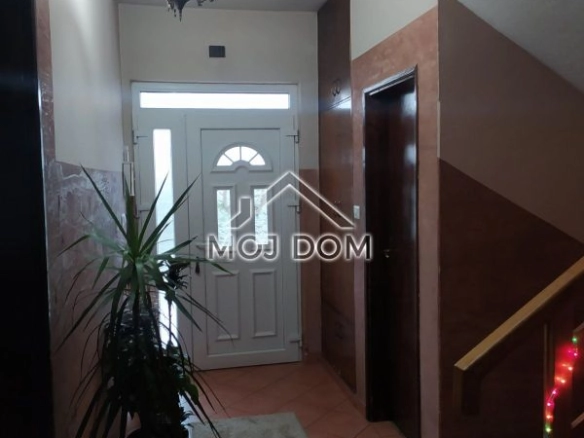 Kuća 191 m² – Tološi, Podgorica — fotografija 11
