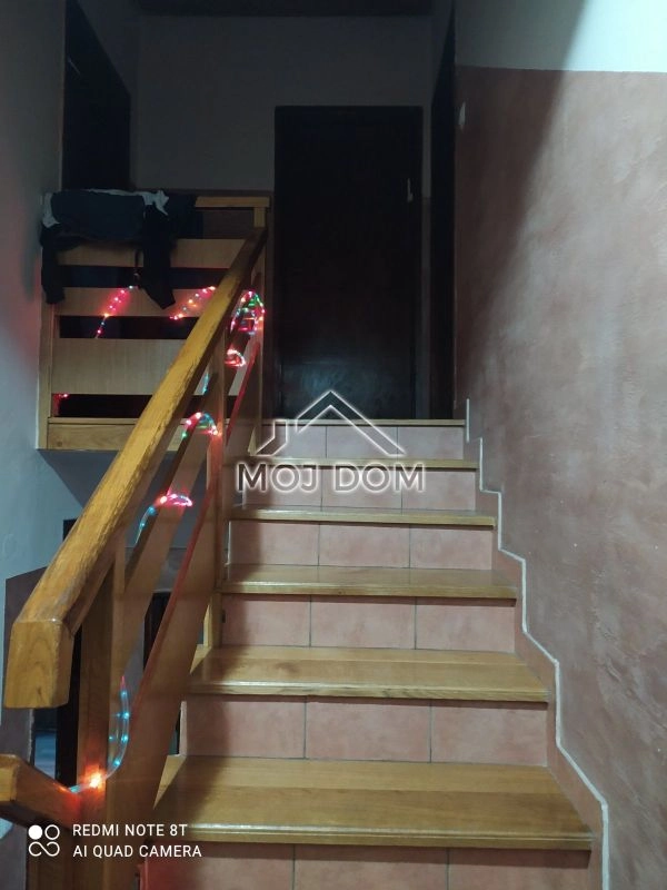 Kuca-sa-dvoristem-u-Tolosima-Podgorica-15 Kuća 191 m² – Tološi, Podgorica — fotografija 16