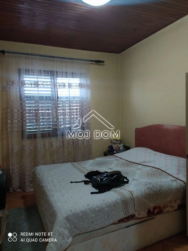Kuca-sa-dvoristem-u-Tolosima-Podgorica-16 Kuća 191 m² – Tološi, Podgorica — fotografija 17