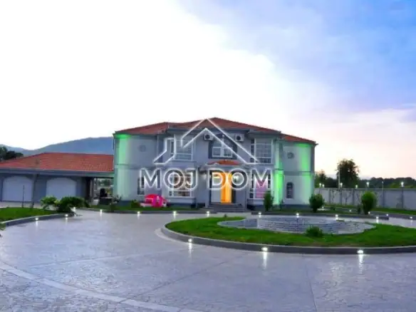 Kuća 560 m² – Danilovgrad — fotografija 2