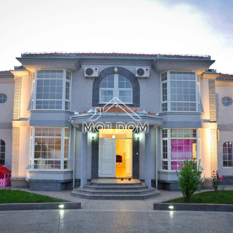 Kuca-sa-bazenom-na-placu-od-11000-m²-Danilovgrad-5 Kuća 560 m² – Danilovgrad — fotografija 6