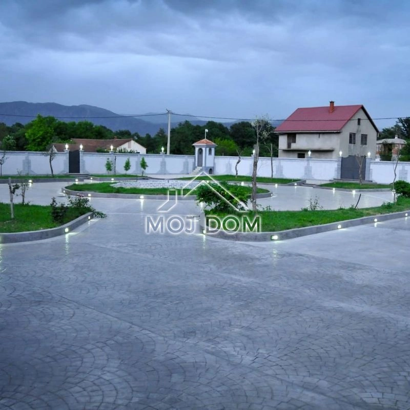 Kuca-sa-bazenom-na-placu-od-11000-m²-Danilovgrad-7 Kuća 560 m² – Danilovgrad — fotografija 8