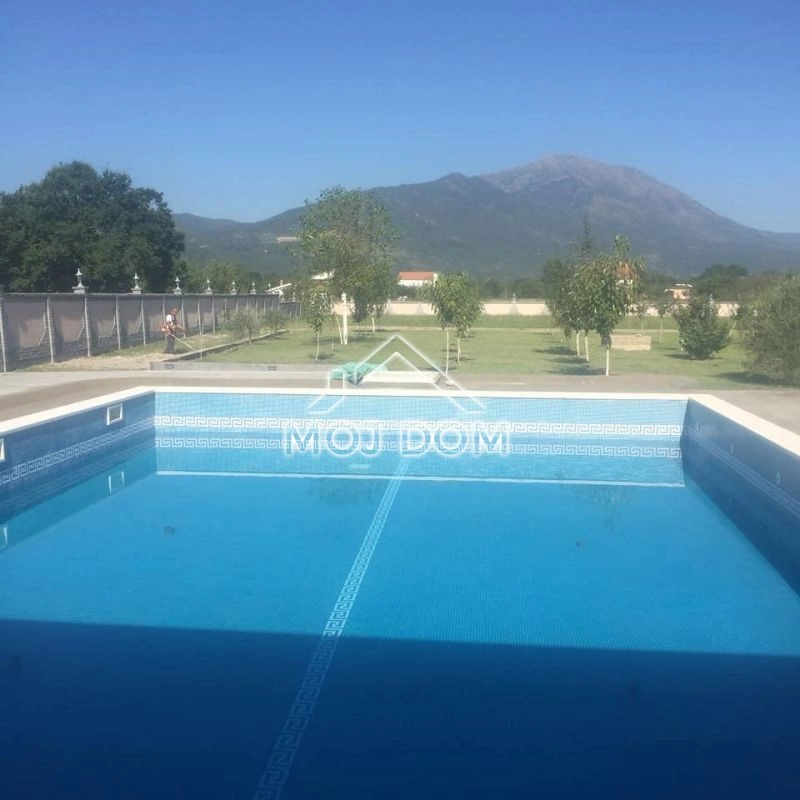 Kuca-sa-bazenom-na-placu-od-11000-m²-Danilovgrad-8 Kuća 560 m² – Danilovgrad — fotografija 9