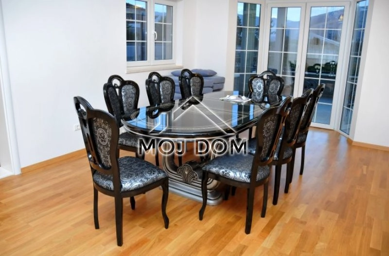 Kuca-sa-bazenom-na-placu-od-11000-m²-Danilovgrad-9 Kuća 560 m² – Danilovgrad — fotografija 10