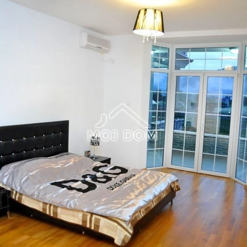 Kuca-sa-bazenom-na-placu-od-11000-m²-Danilovgrad-19 Kuća 560 m² – Danilovgrad — fotografija 20