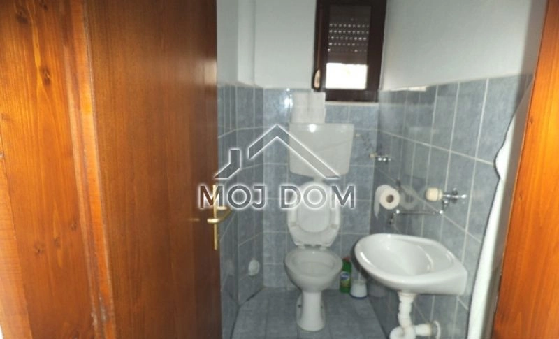 Kuca-sa-dvoristem-u-Murtovini-Podgorica-5 Kuća 160 m² – Murtovina, Podgorica — fotografija 6