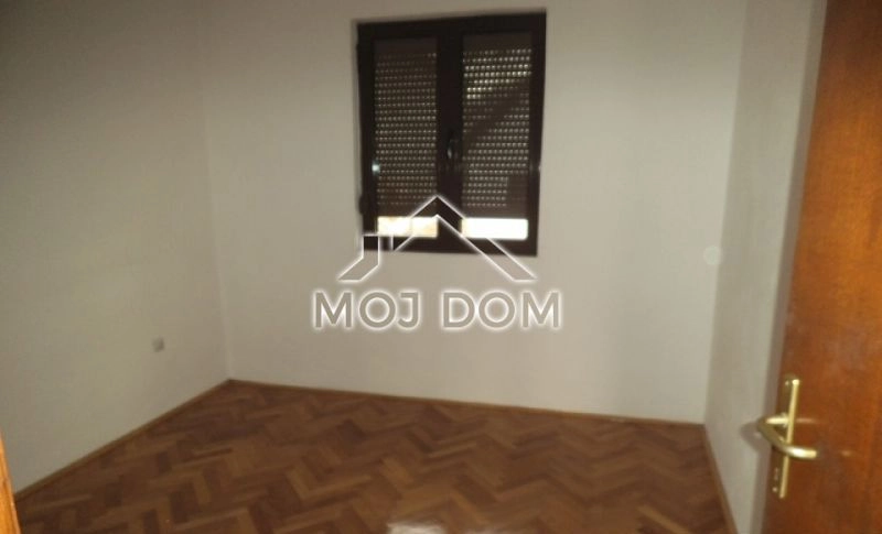 Kuca-sa-dvoristem-u-Murtovini-Podgorica-7 Kuća 160 m² – Murtovina, Podgorica — fotografija 8