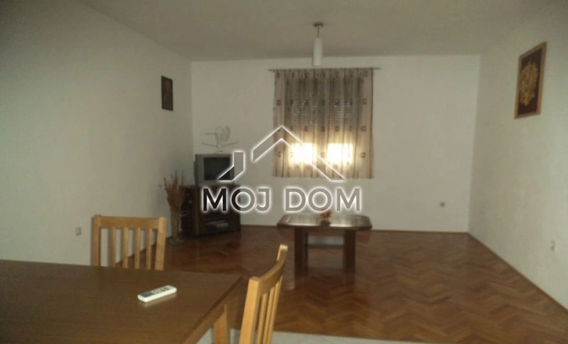 Kuca-sa-dvoristem-u-Murtovini-Podgorica-10 Kuća 160 m² – Murtovina, Podgorica — fotografija 11