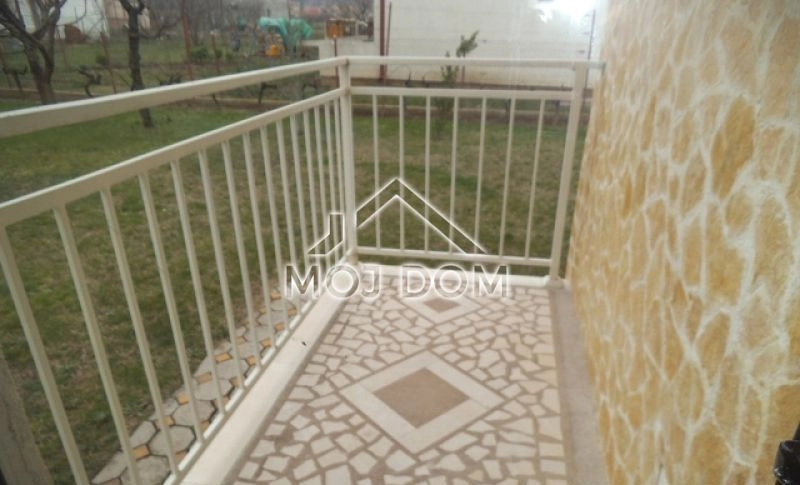 Kuca-sa-dvoristem-u-Murtovini-Podgorica-12 Kuća 160 m² – Murtovina, Podgorica — fotografija 13