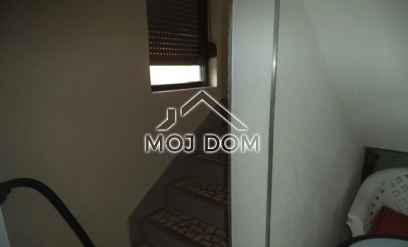 Kuca-sa-dvoristem-u-Murtovini-Podgorica-13 Kuća 160 m² – Murtovina, Podgorica — fotografija 14