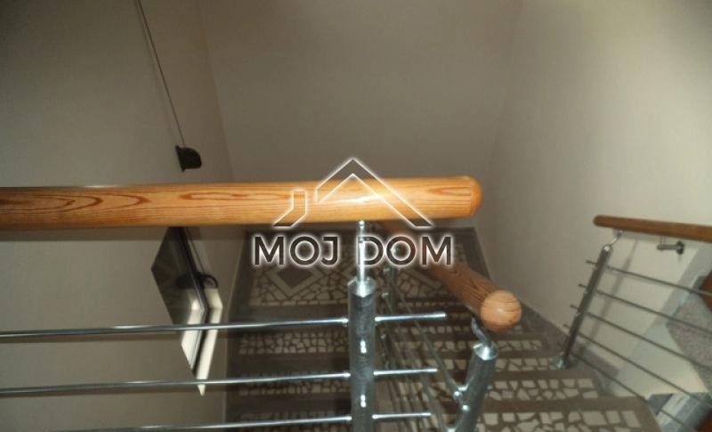 Kuca-sa-dvoristem-u-Murtovini-Podgorica-15 Kuća 160 m² – Murtovina, Podgorica — fotografija 16