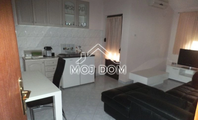 Kuca-sa-dvoristem-u-Murtovini-Podgorica-18 Kuća 160 m² – Murtovina, Podgorica — fotografija 19