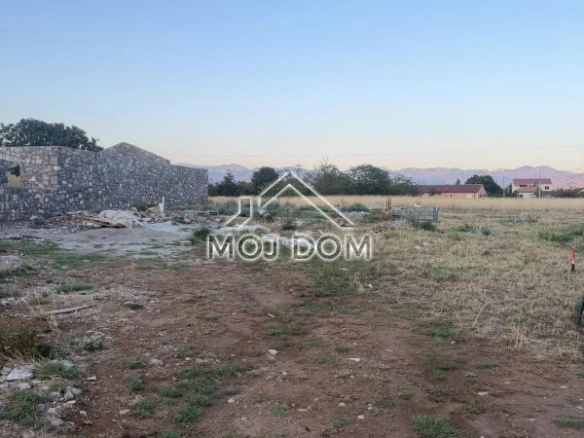 Plac od 350 m² u Kokotima
