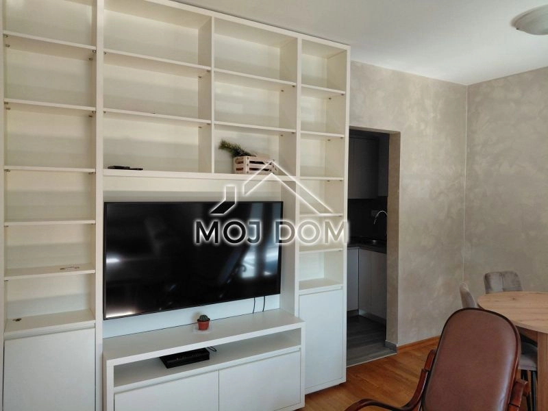 Namjesten-dvosoban-stan-u-Bloku-VI-Podgorica-7 Izdavanje: Dvosoban stan 70 m² – Blok 6, Podgorica — fotografija 8