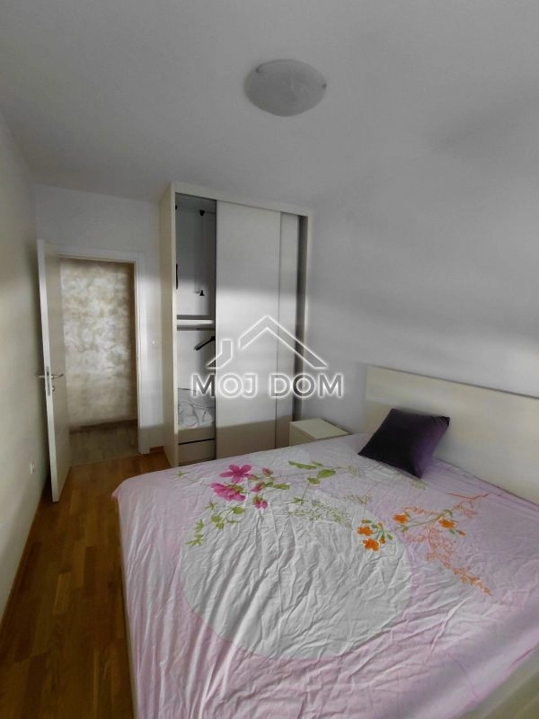 Namjesten-dvosoban-stan-u-Bloku-VI-Podgorica-10 Izdavanje: Dvosoban stan 70 m² – Blok 6, Podgorica — fotografija 11