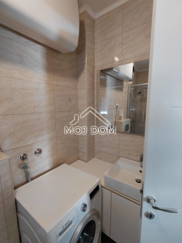 Namjesten-dvosoban-stan-u-Bloku-VI-Podgorica-13 Izdavanje: Dvosoban stan 70 m² – Blok 6, Podgorica — fotografija 14