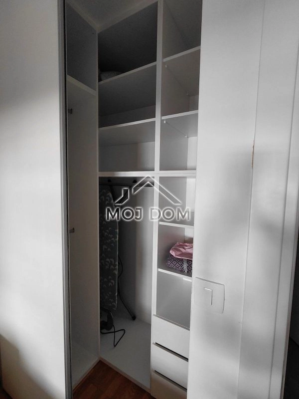 Namjesten-dvosoban-stan-u-Bloku-VI-Podgorica-14 Izdavanje: Dvosoban stan 70 m² – Blok 6, Podgorica — fotografija 15