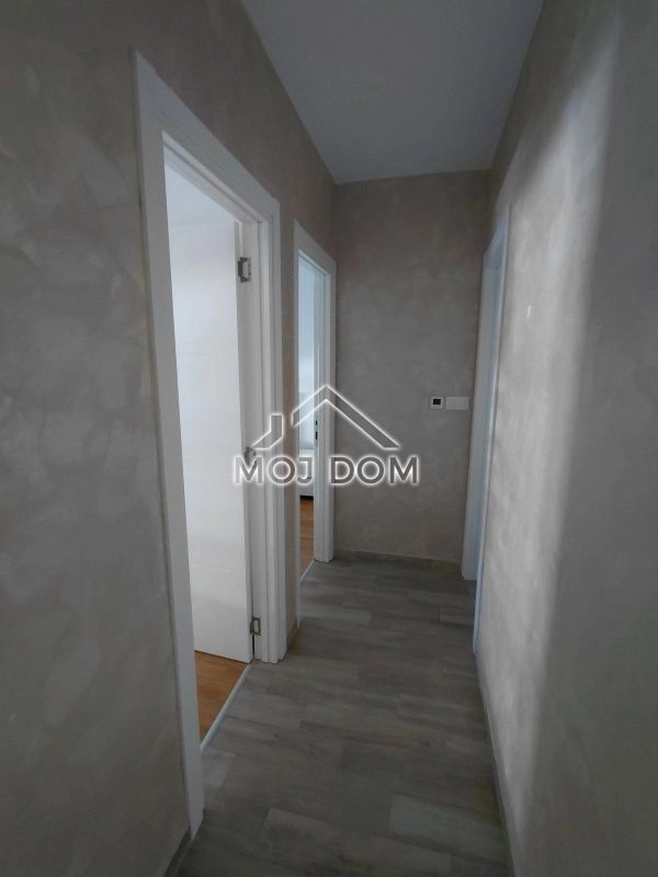 Namjesten-dvosoban-stan-u-Bloku-VI-Podgorica-18 Izdavanje: Dvosoban stan 70 m² – Blok 6, Podgorica — fotografija 19