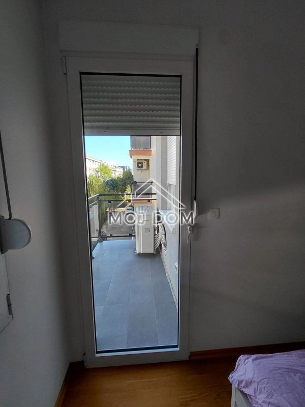 Namjesten-dvosoban-stan-u-Bloku-VI-Podgorica-19 Izdavanje: Dvosoban stan 70 m² – Blok 6, Podgorica — fotografija 20