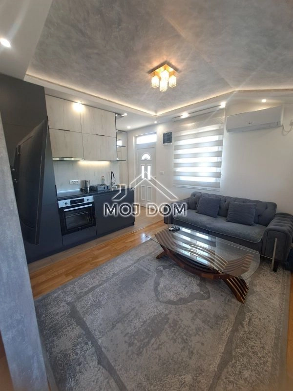 Namjesten-jednosoban-stan-u-Staroj-Varosi-Podgorica-1 Izdavanje: Jednosoban stan 27 m² – Stara Varoš, Podgorica — fotografija 2