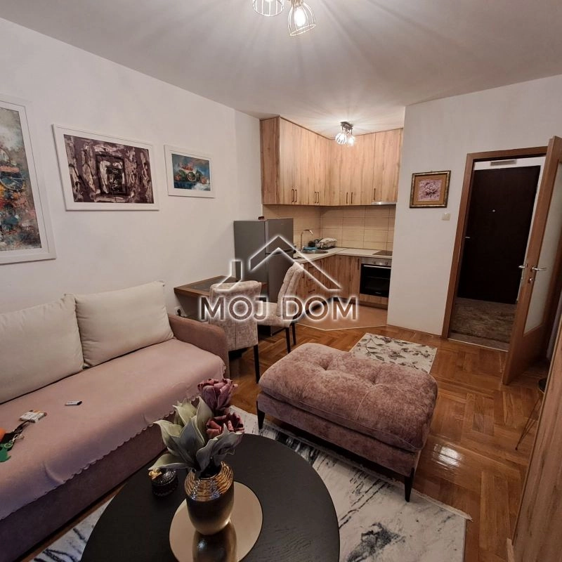 Izdavanje: Garsonjera 38 m² – Pobrežje, Podgorica — fotografija 10