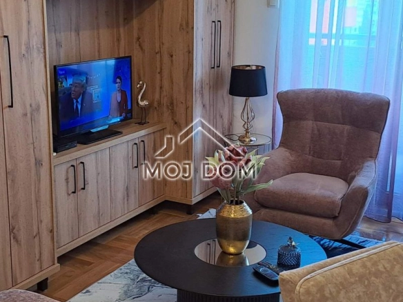 Izdavanje: Garsonjera 38 m² – Pobrežje, Podgorica — fotografija 11