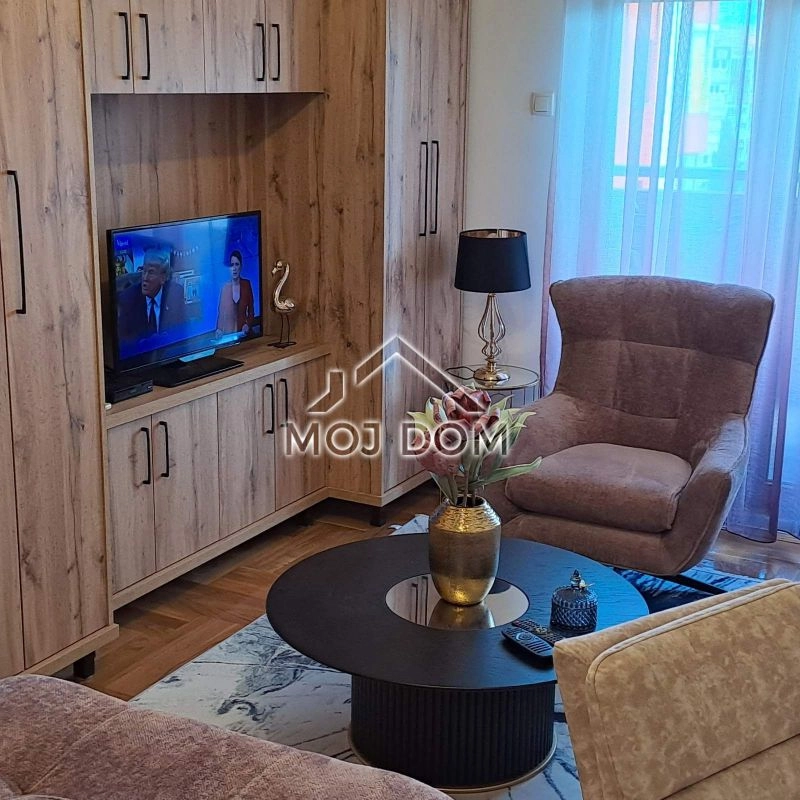 Izdavanje: Garsonjera 38 m² – Pobrežje, Podgorica — fotografija 11