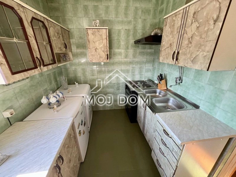 Namjesten-trosoban-stan-u-Bloku-V-Podgorica-3 Izdavanje: Trosoban stan 100 m² – Blok 5, Podgorica — fotografija 4