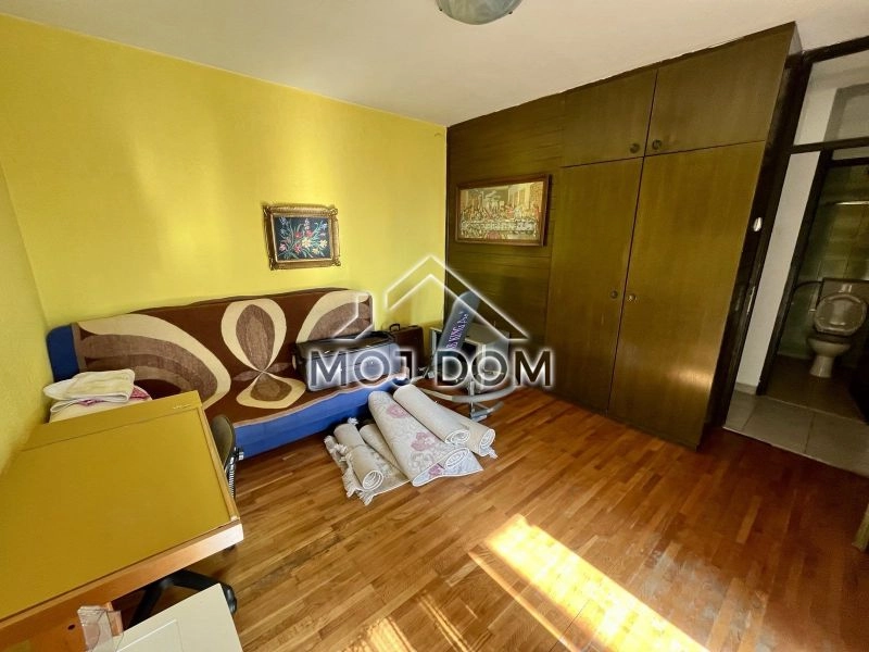 Namjesten-trosoban-stan-u-Bloku-V-Podgorica-12 Izdavanje: Trosoban stan 100 m² – Blok 5, Podgorica — fotografija 13